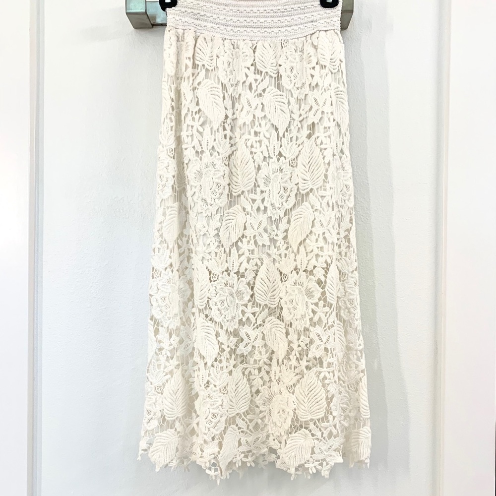 NWT Lace Pencil Skirt - Picture 2 of 8